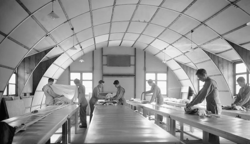 Parachute packing, 1942